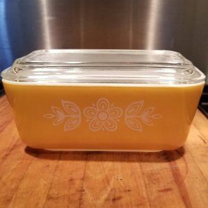 Pyrex Vintage rectangular dish with lid